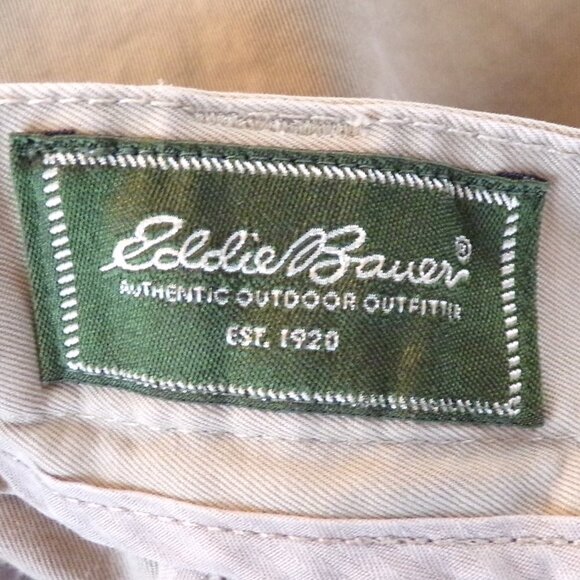 Eddie Bauer Khaki Cotton Size 40 Shorts. - Picture 7 of 9